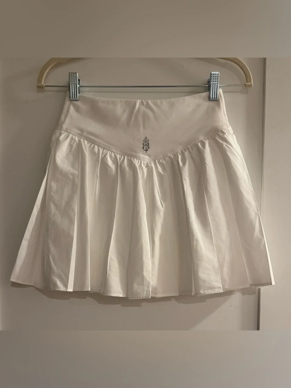 FP Movement NWOT Swing of Things Pleated Skort-size XSmall - Picture 5 of 8